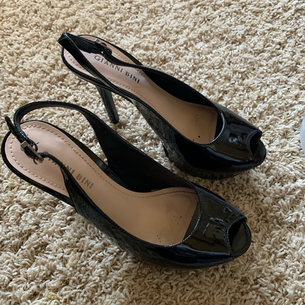 Gianni Bini patent leather peep toe